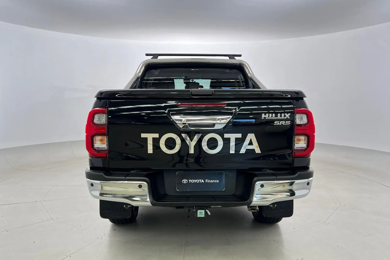 2021 Toyota Hilux Gallery Image 7