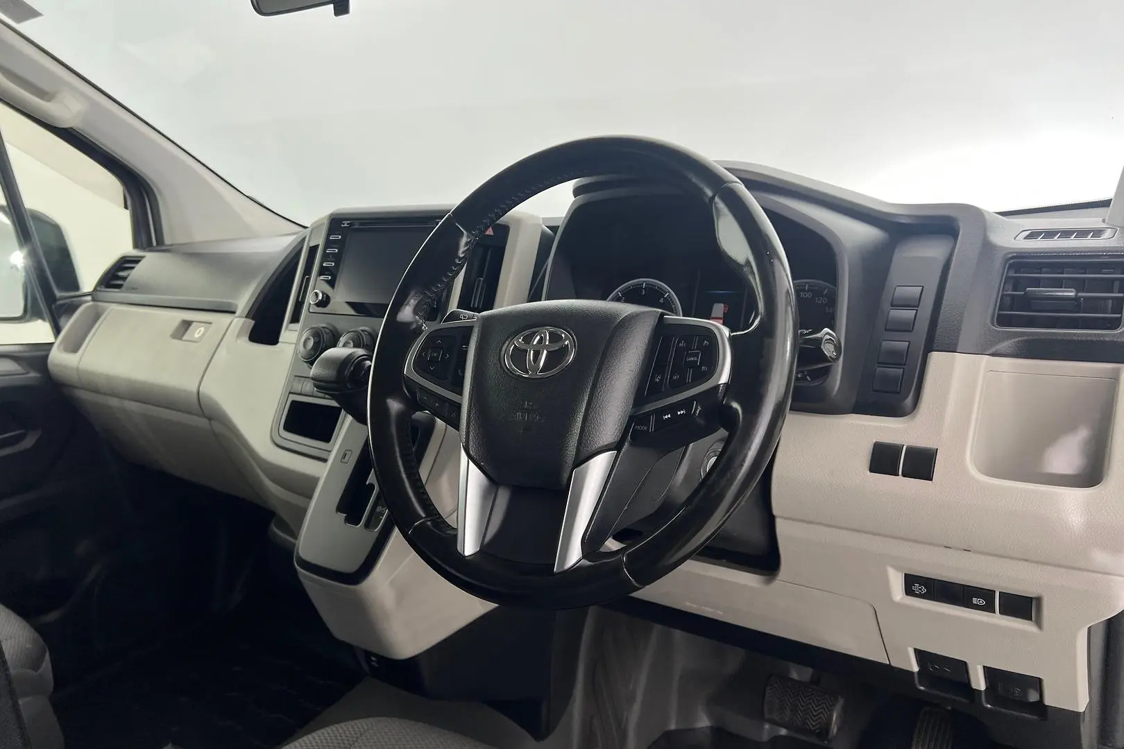 2019 Toyota Hiace Gallery Image 3