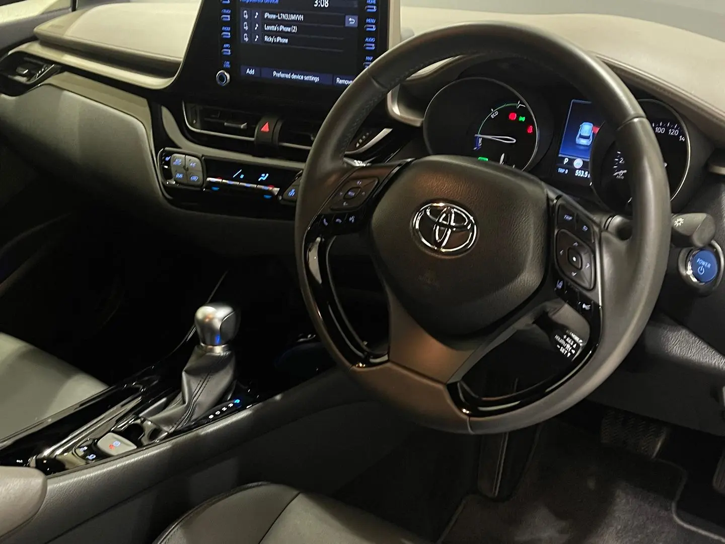 2022 Toyota C-HR Gallery Image 13
