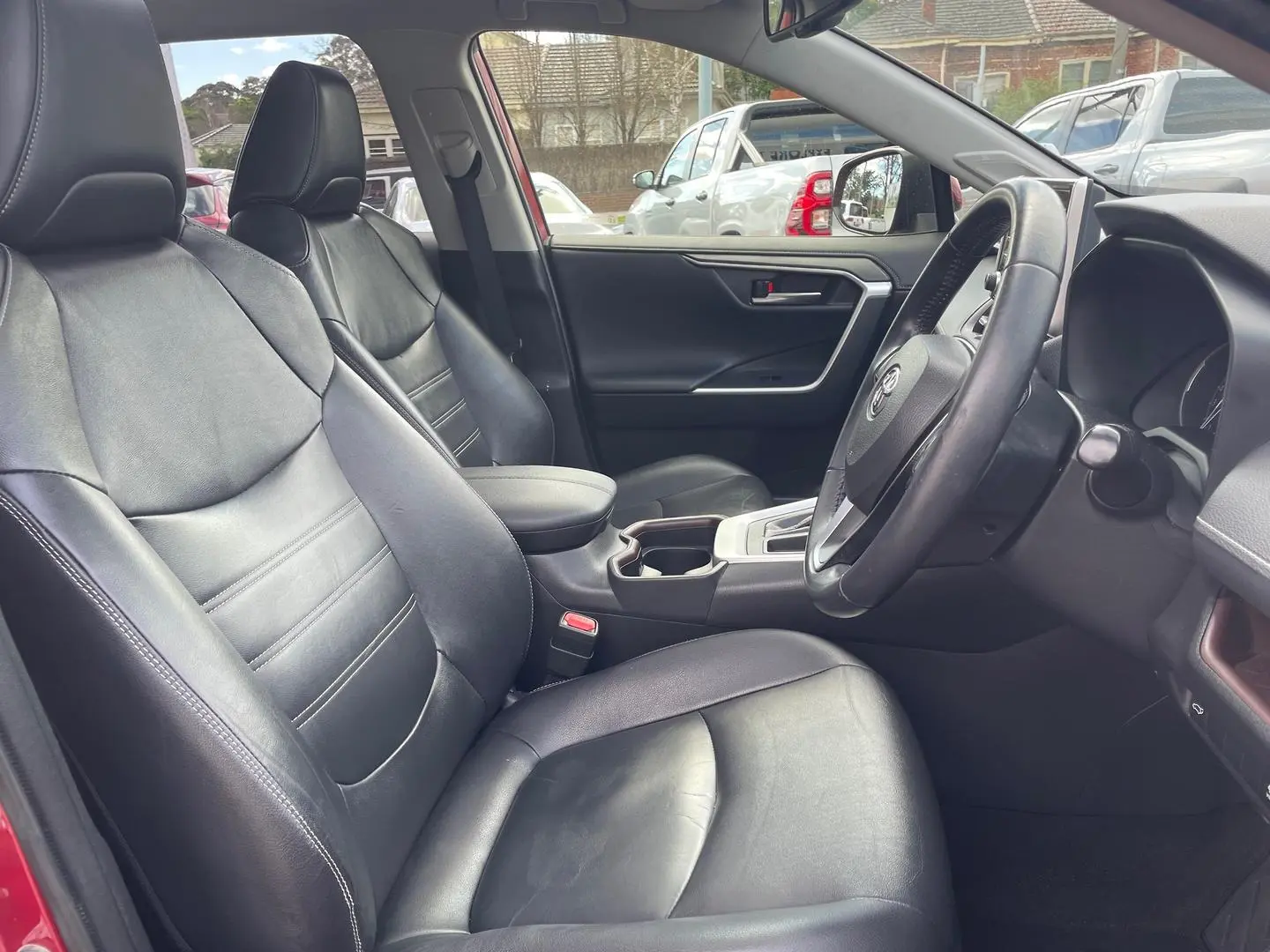 2019 Toyota RAV4 Gallery Image 16