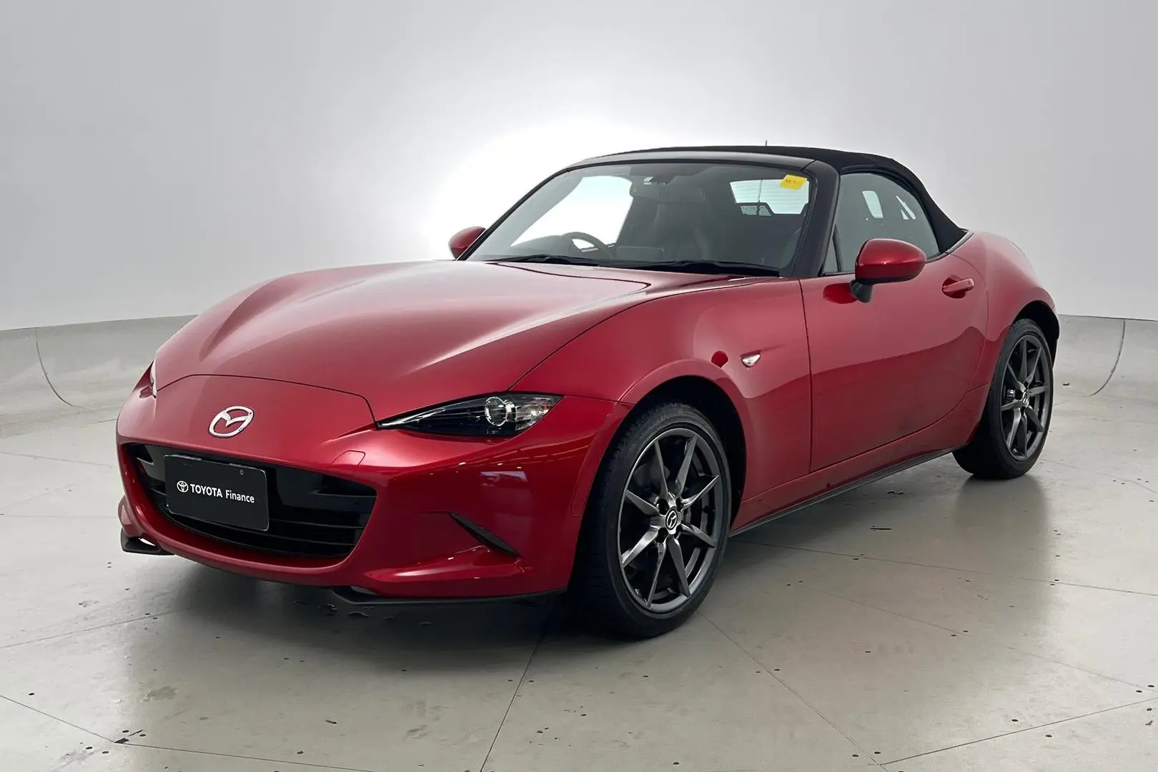 2017 Mazda MX-5 Gallery Image 9