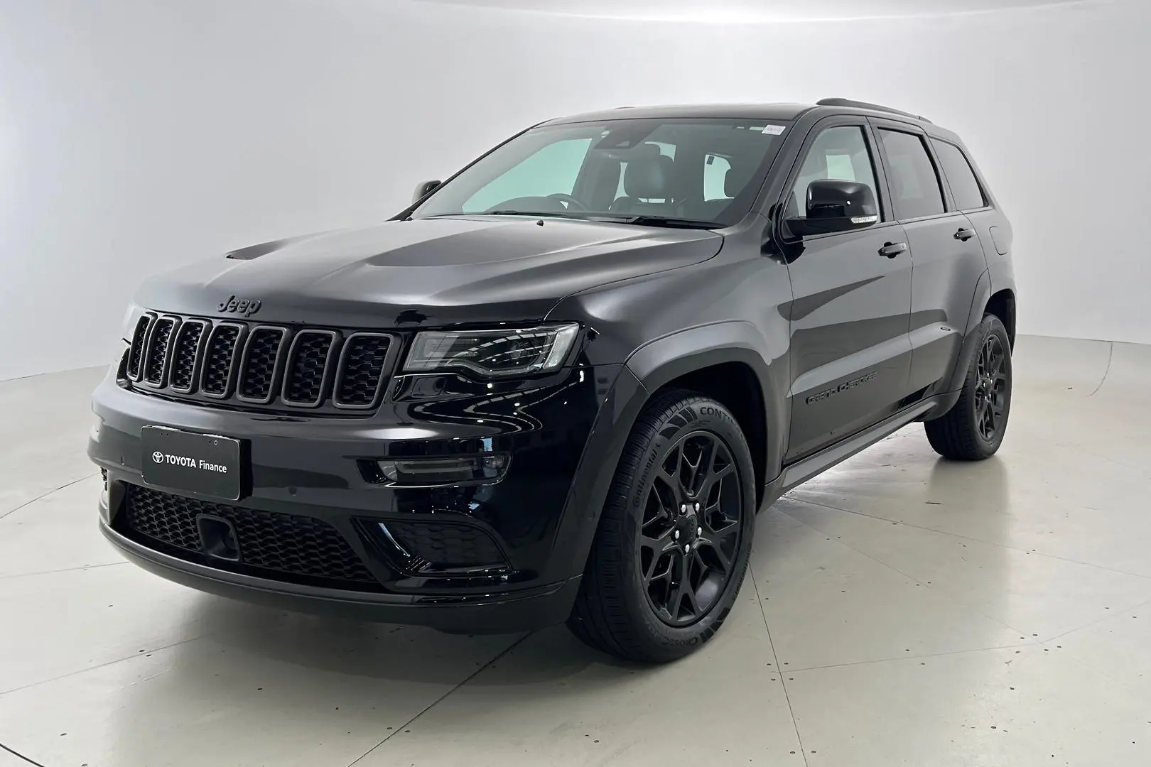 2021 Jeep Grand Cherokee Gallery Image 2