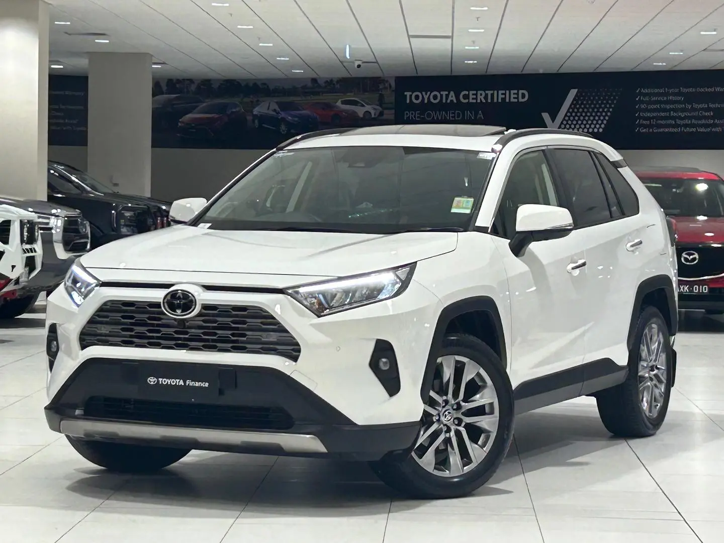 2024 Toyota RAV4 Gallery Image 5