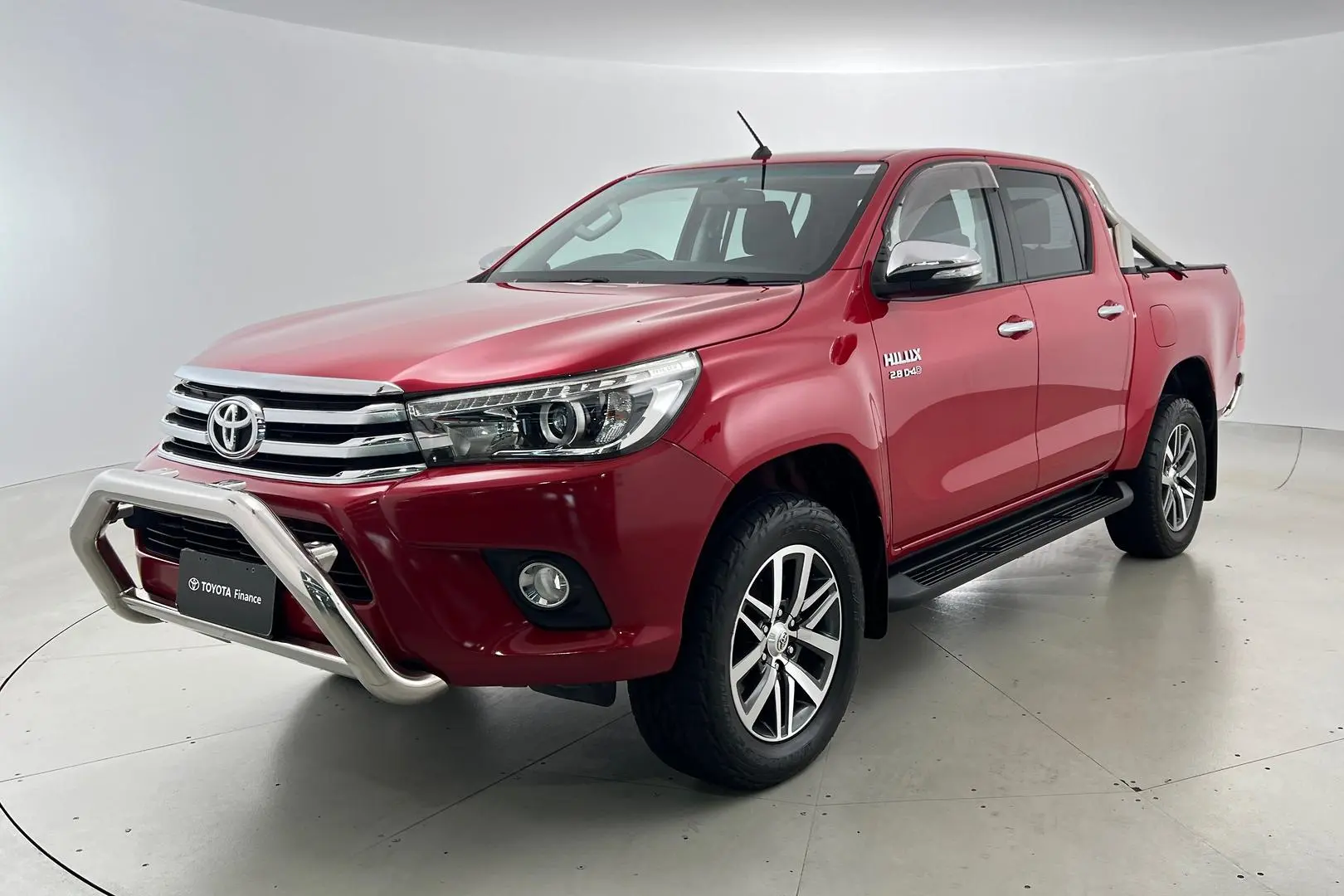 2016 Toyota Hilux Gallery Image 8