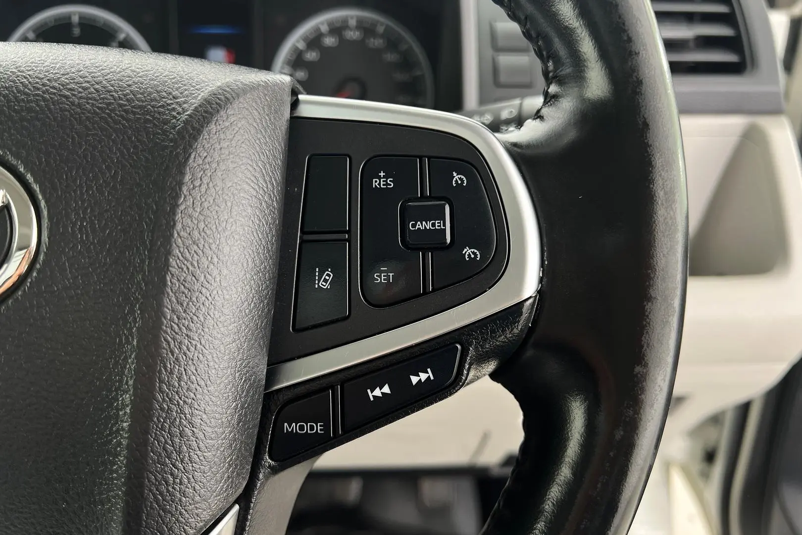 2021 Toyota Hiace Gallery Image 17