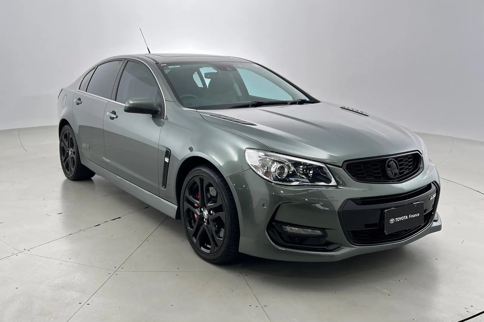 2016 Holden Commodore Gallery Image 1