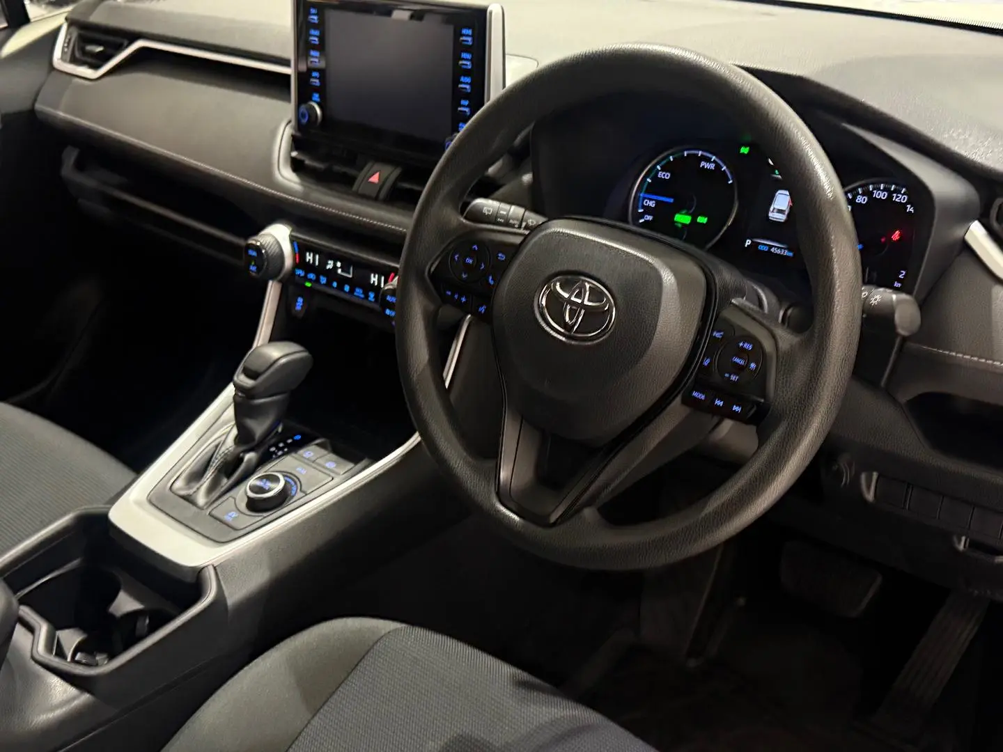 2020 Toyota RAV4 Gallery Image 12