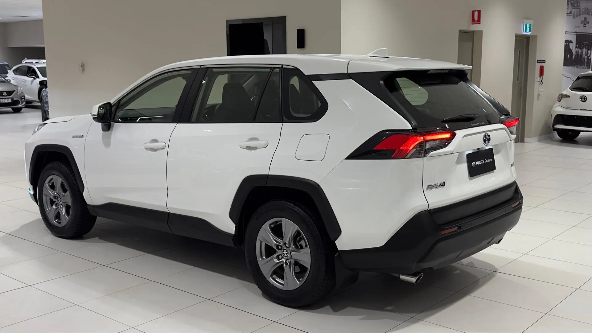 2022 Toyota RAV4 Gallery Image 8