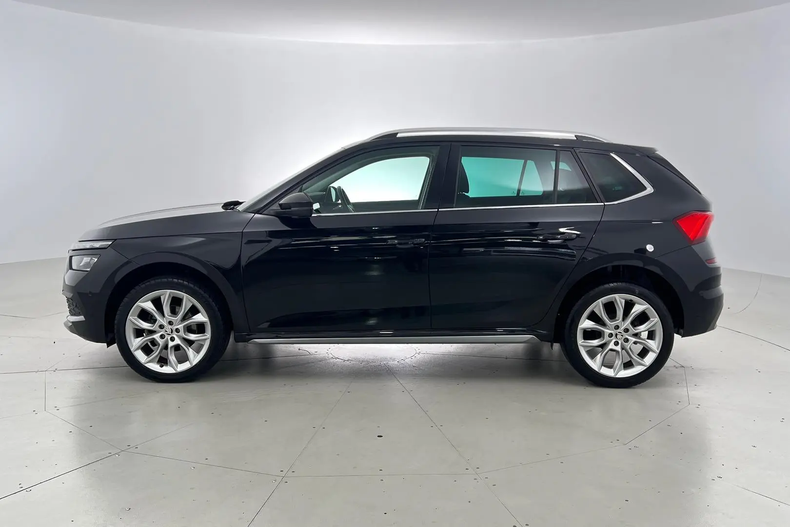 2021 SKODA Kamiq Gallery Image 8