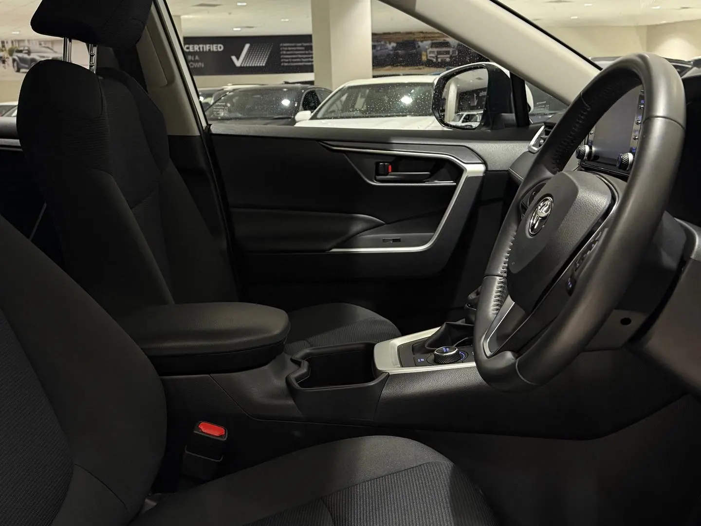 2022 Toyota RAV4 Gallery Image 24