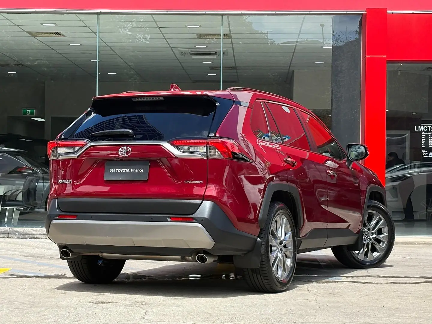 2024 Toyota RAV4 Gallery Image 10