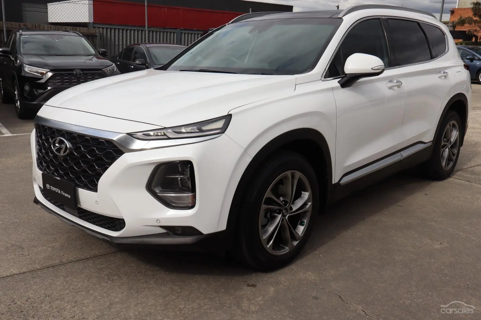 2018 Hyundai Santa Fe Image 2