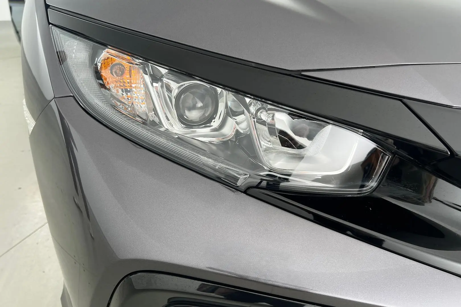 2017 Honda Civic Gallery Image 2