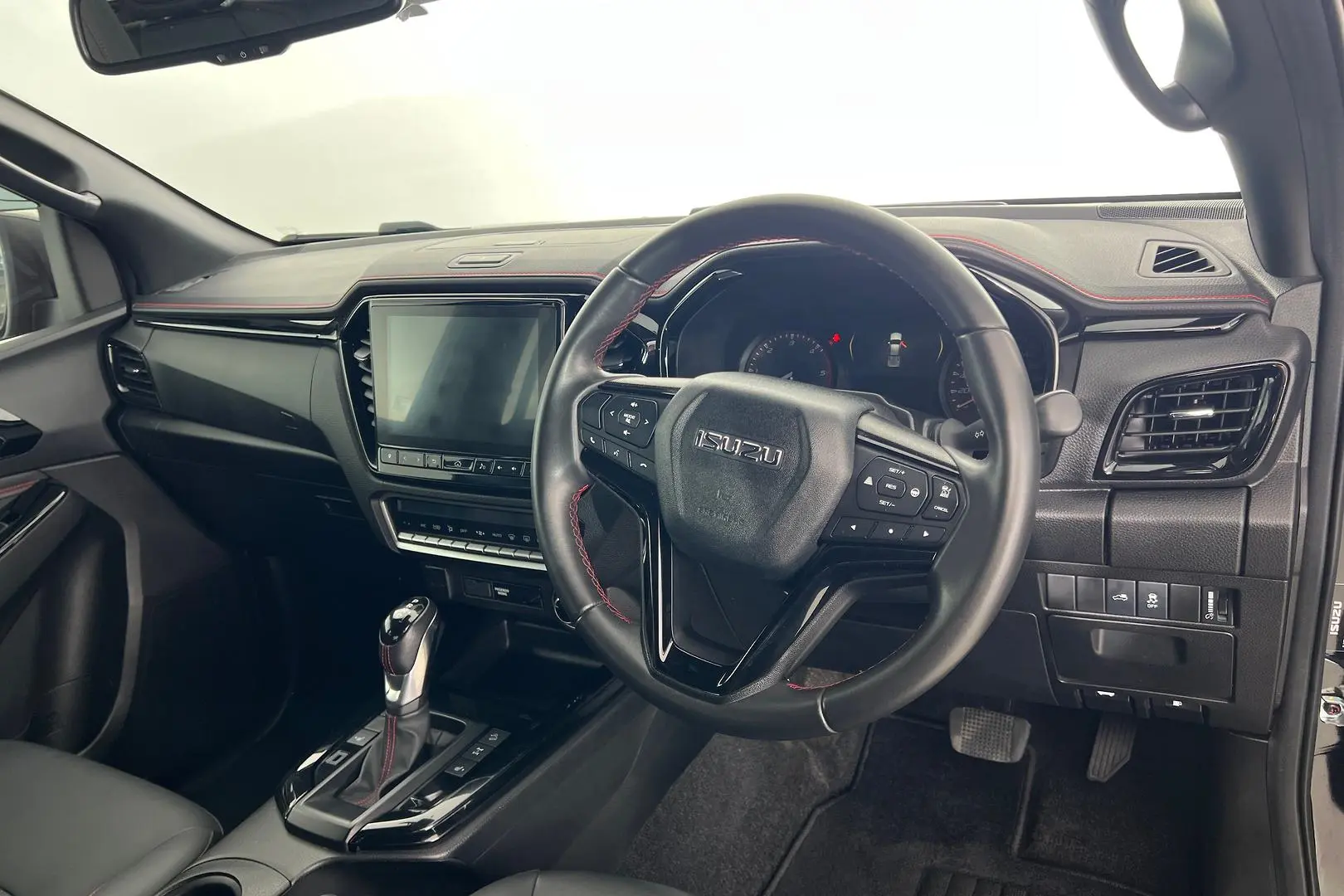 2023 Isuzu D-MAX Gallery Image 12