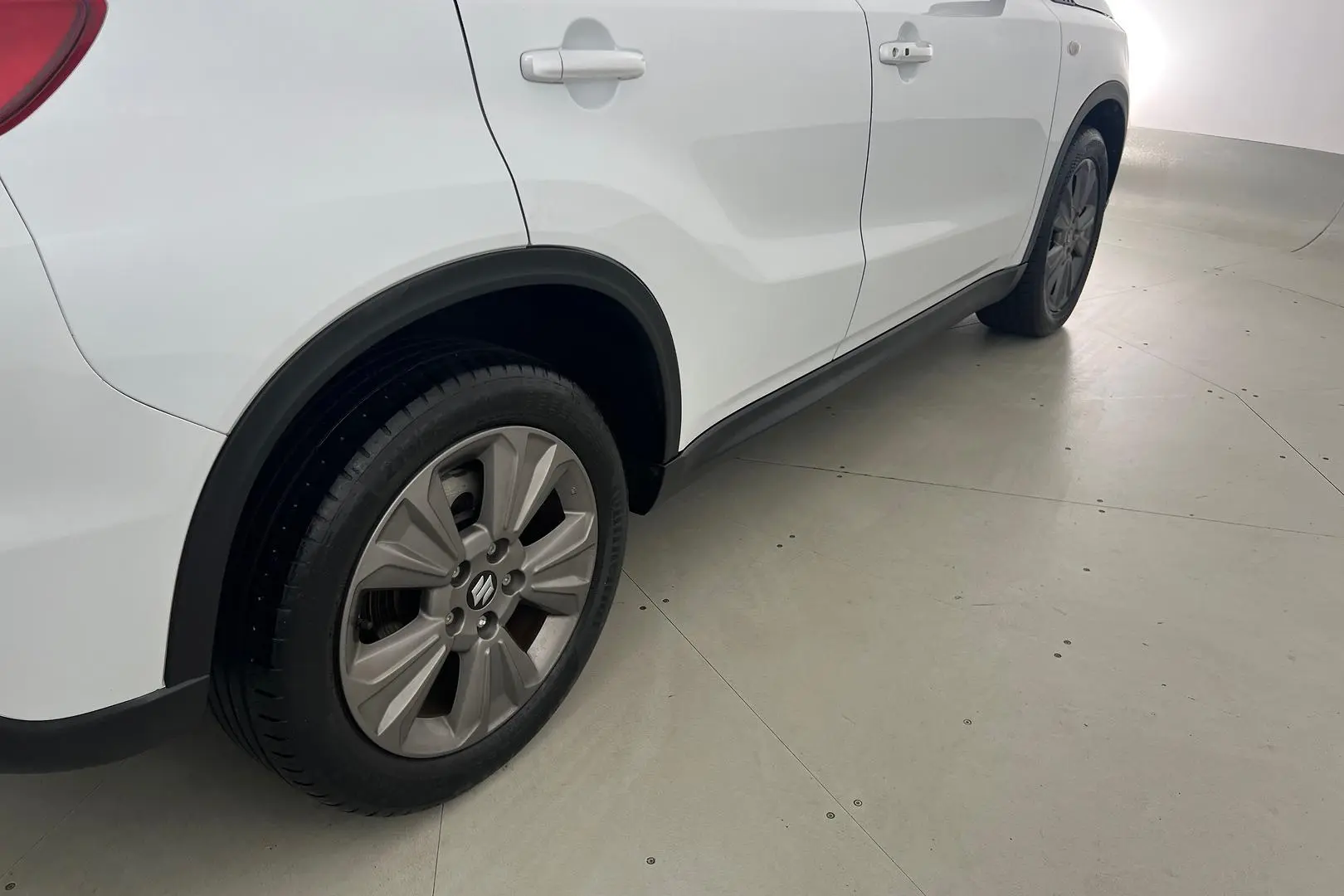 2020 Suzuki Vitara Gallery Image 24