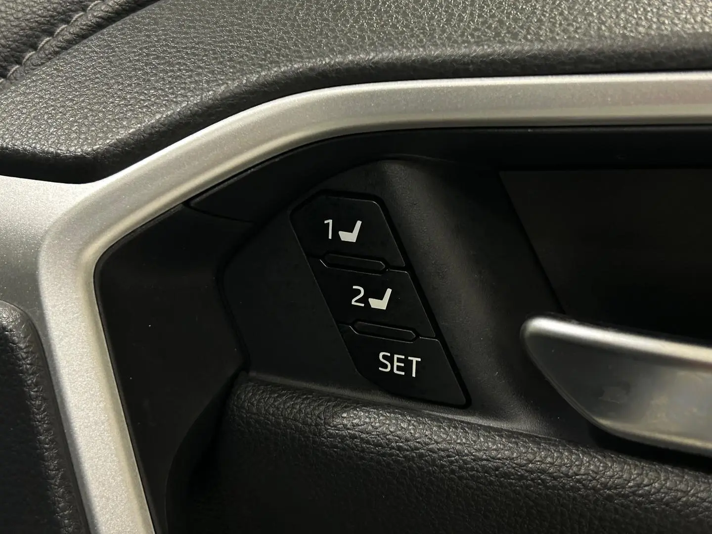 2024 Toyota RAV4 Gallery Image 24