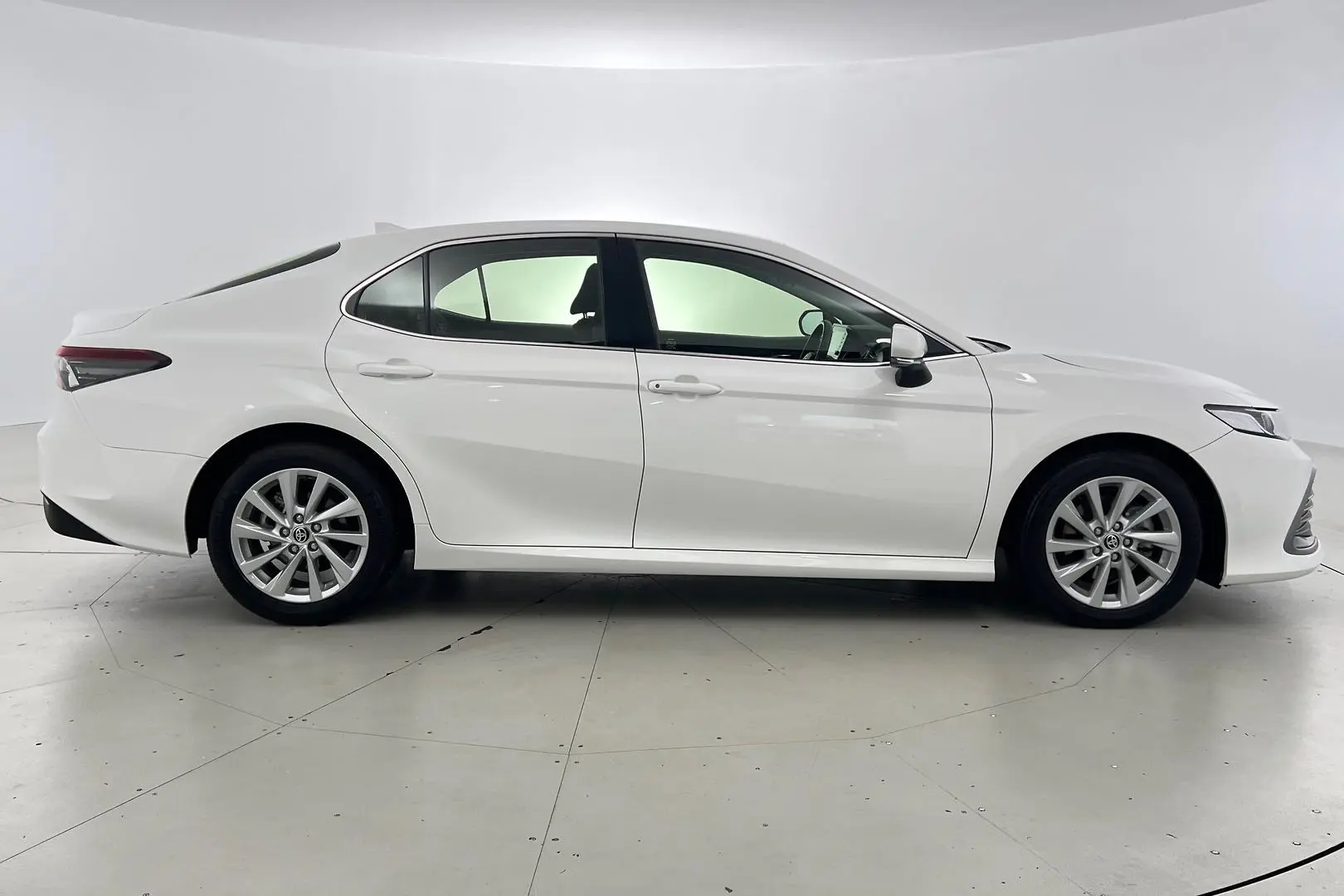 2024 Toyota Camry Gallery Image 5
