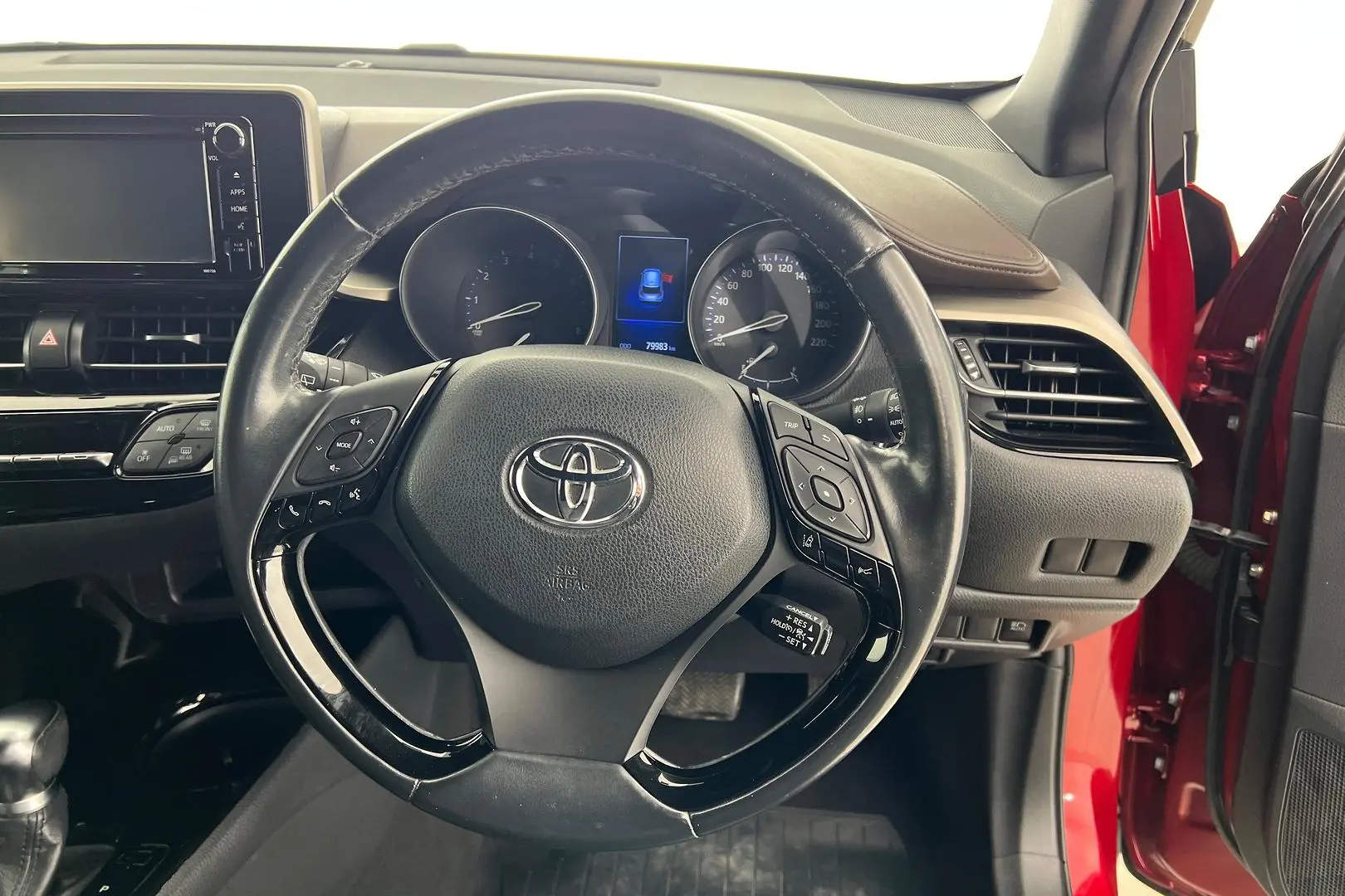 2018 Toyota C-HR Gallery Image 14