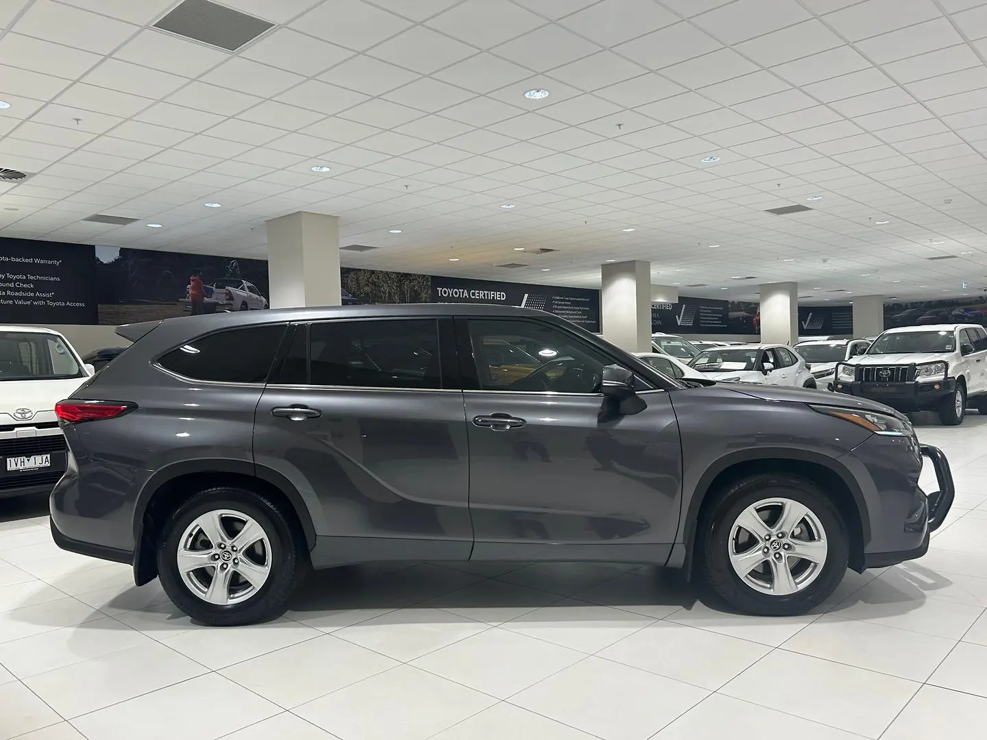 2022 Toyota Kluger Gallery Image 2
