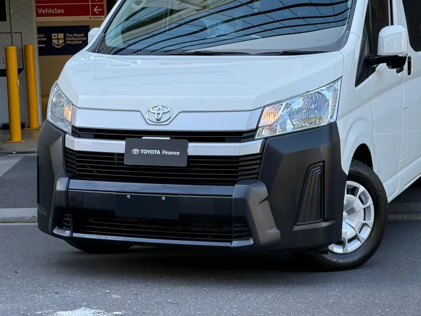 2021 Toyota Hiace Gallery Image 7