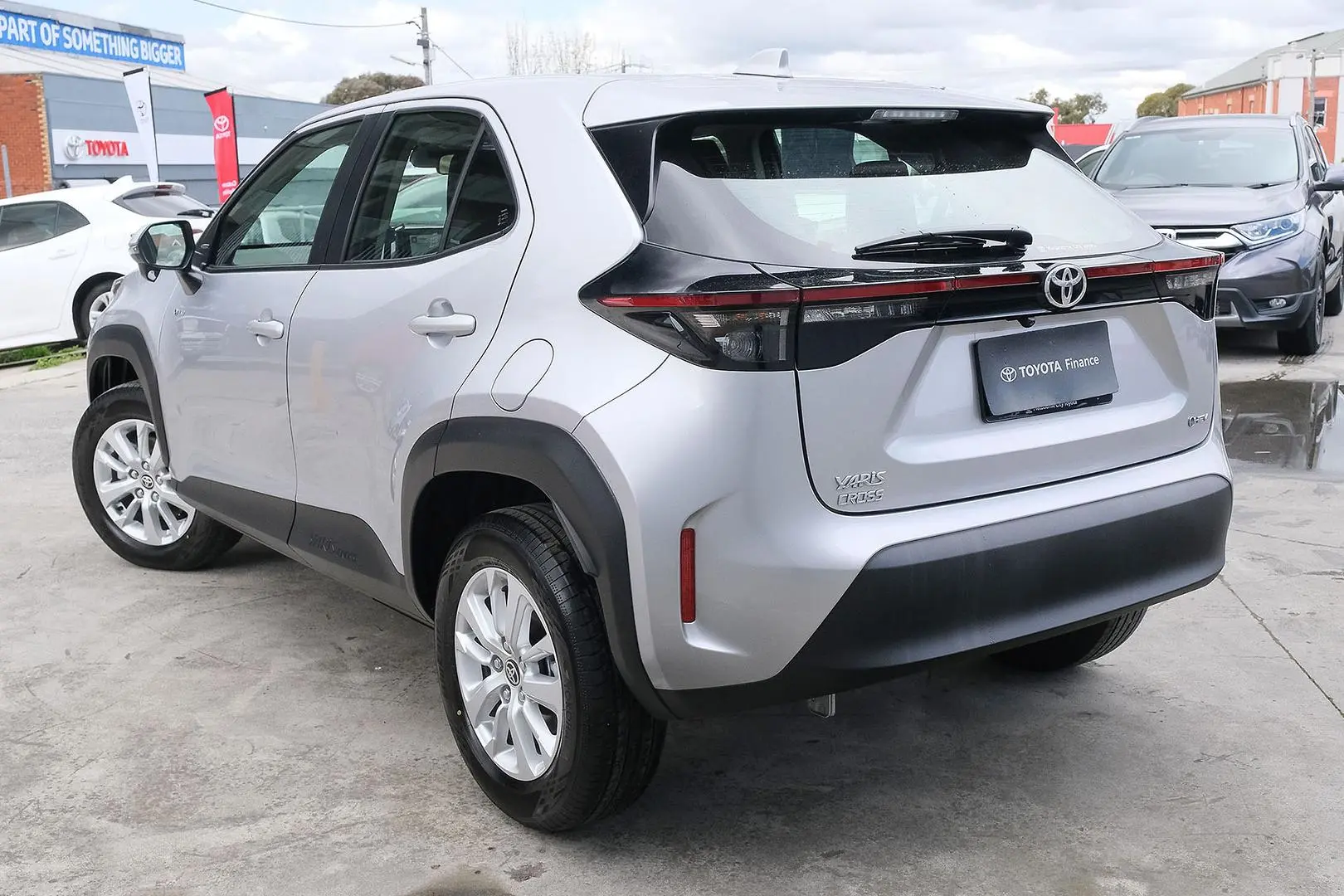 2024 Toyota Yaris Cross Gallery Image 2