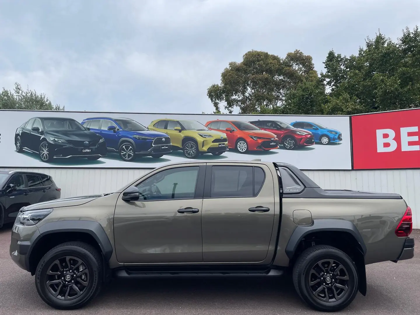 2022 Toyota Hilux Gallery Image 9