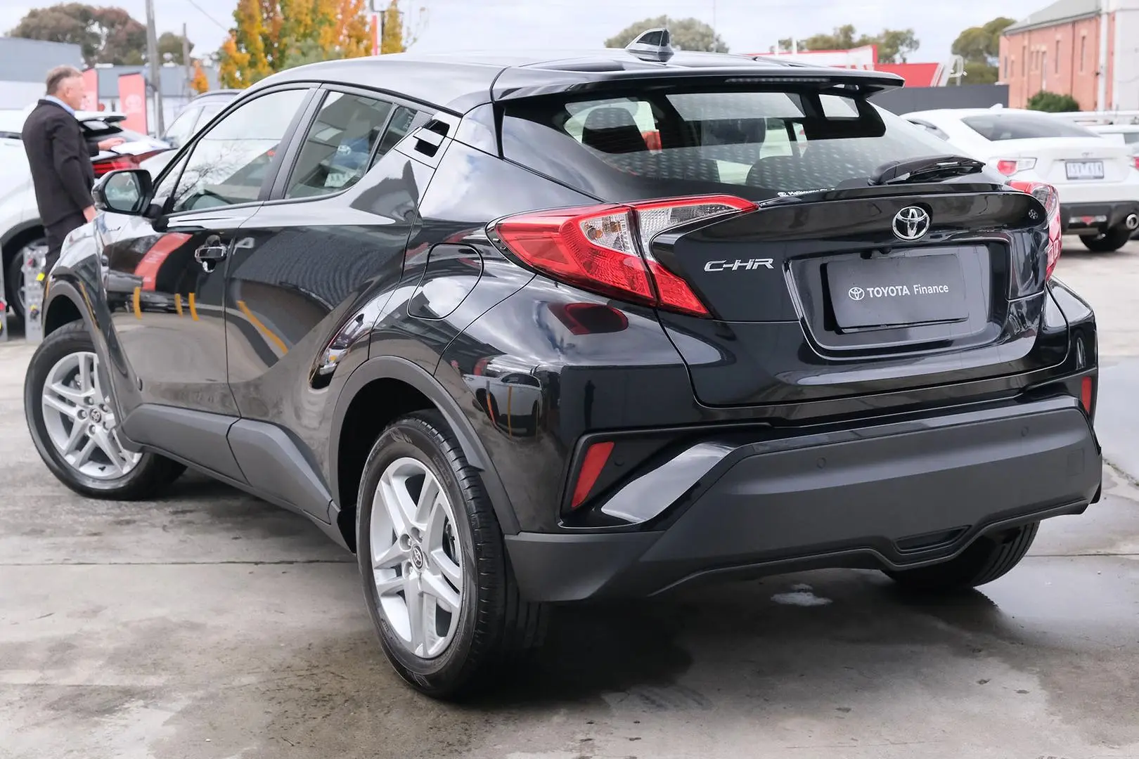 2023 Toyota C-HR Gallery Image 2