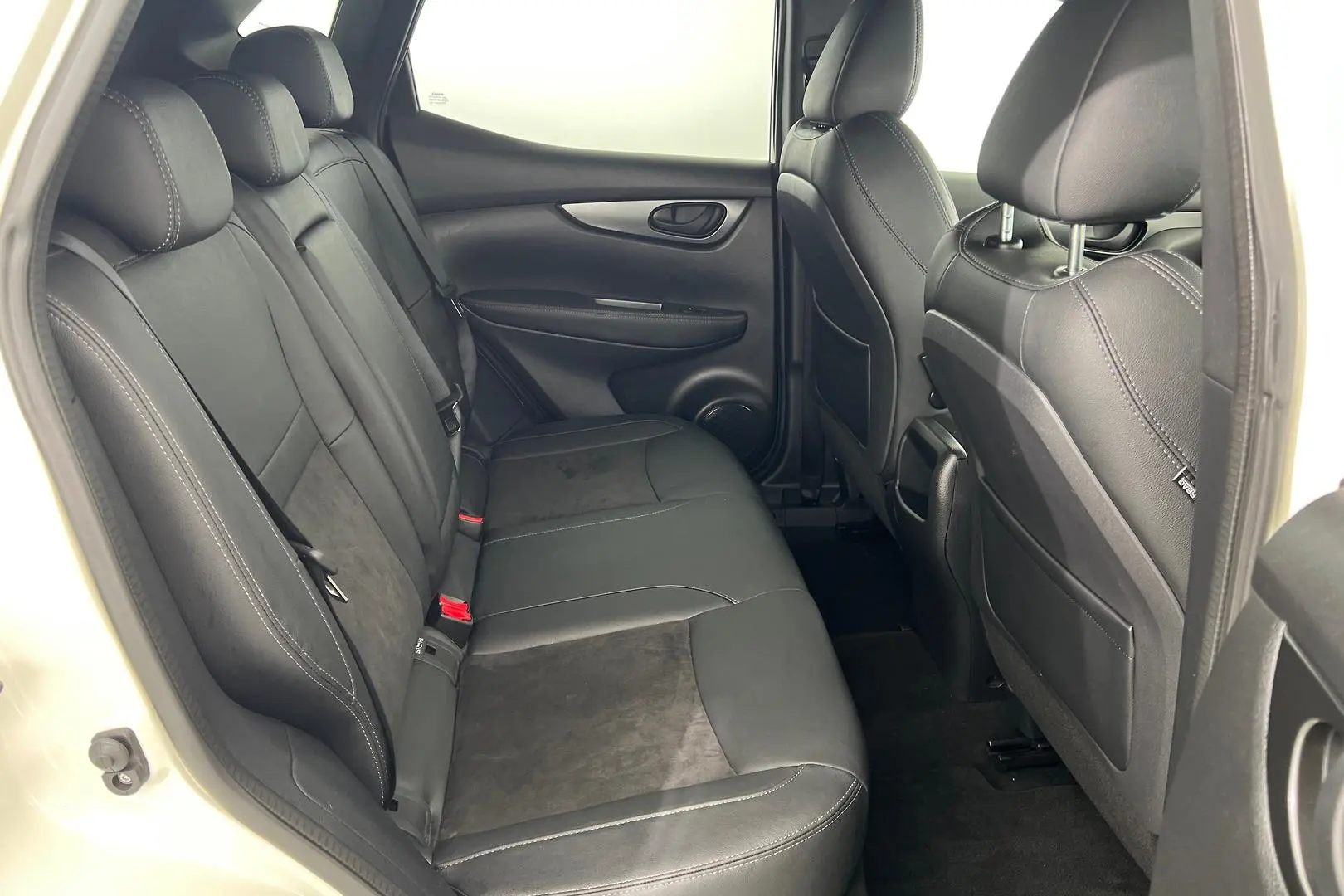2020 Nissan QASHQAI Gallery Image 19