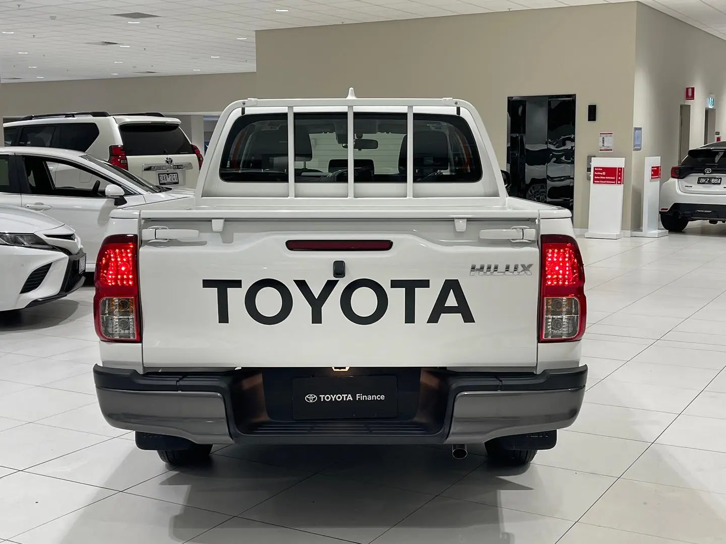 2022 Toyota Hilux Gallery Image 9