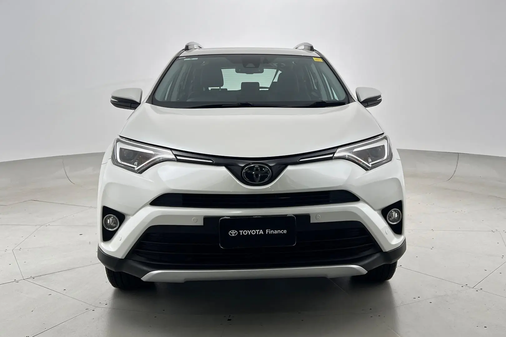 2016 Toyota RAV4 Gallery Image 10