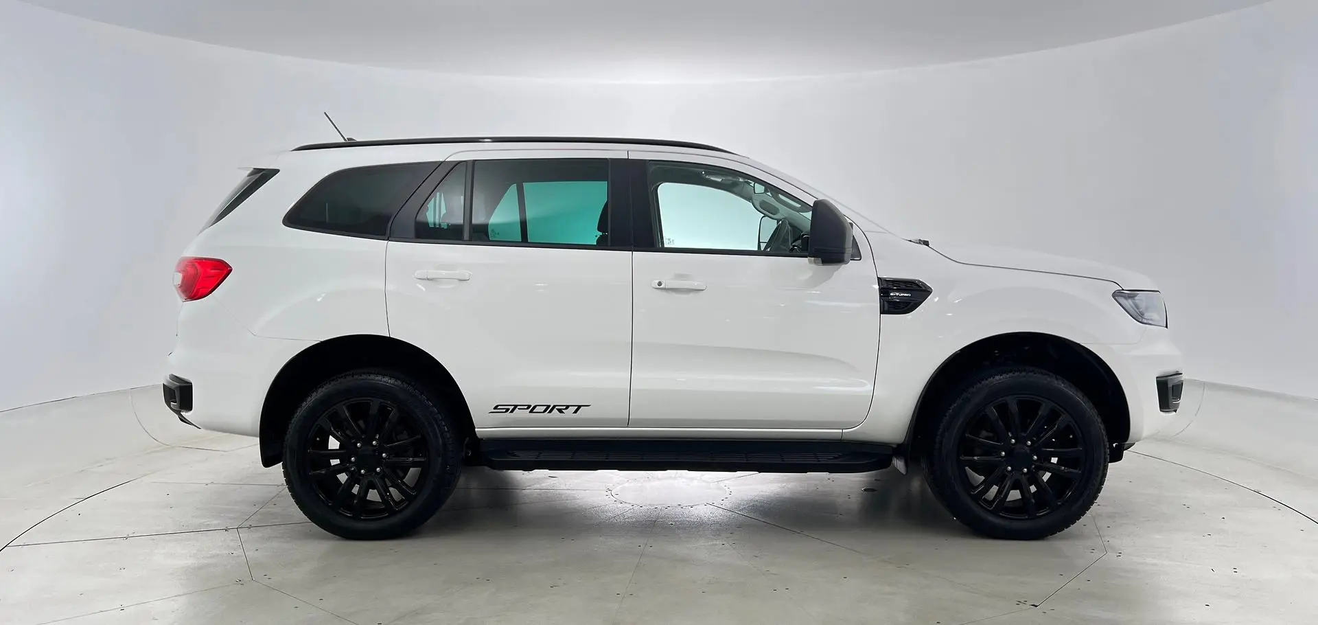 2021 Ford Everest Gallery Image 3