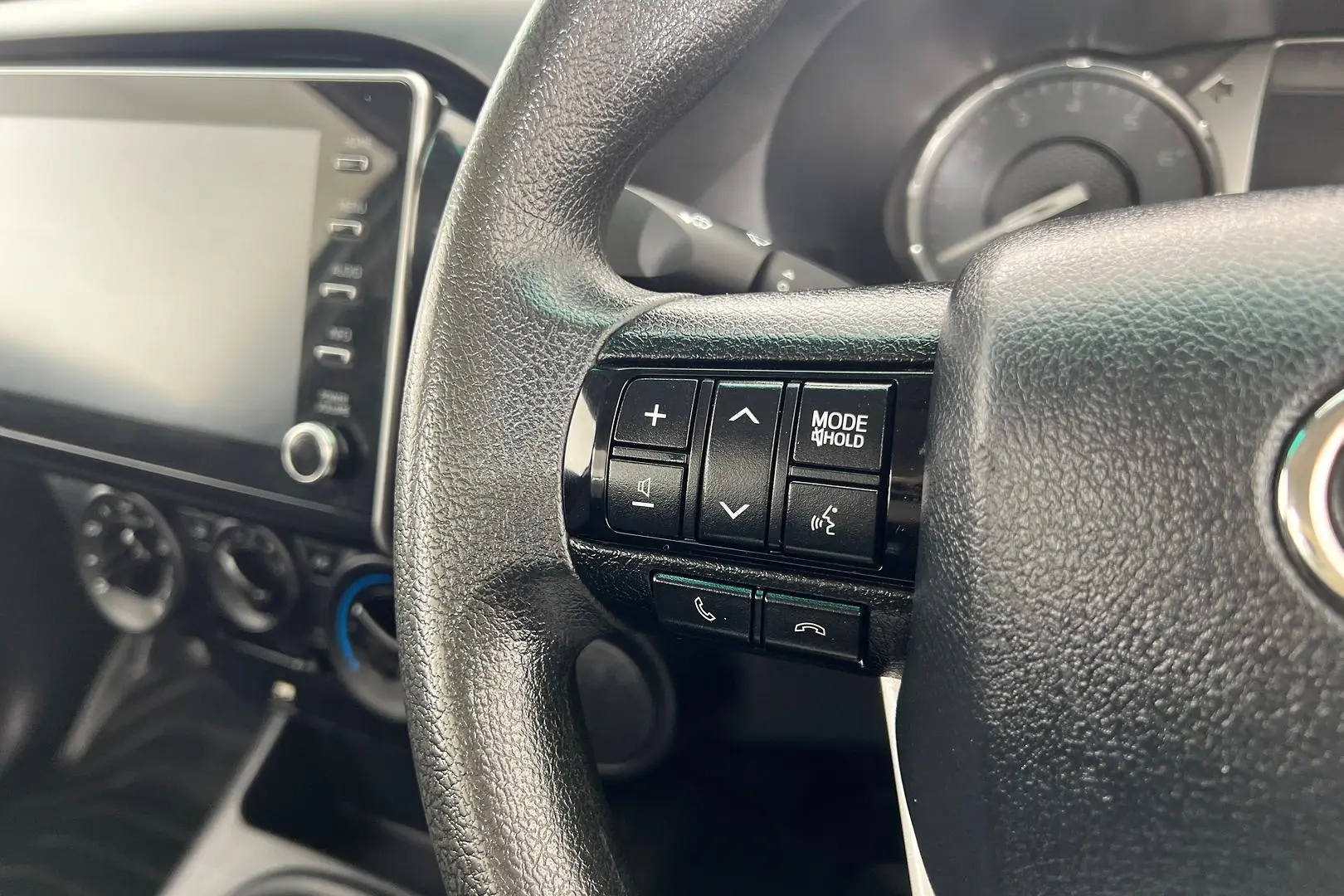 2022 Toyota Hilux Gallery Image 15