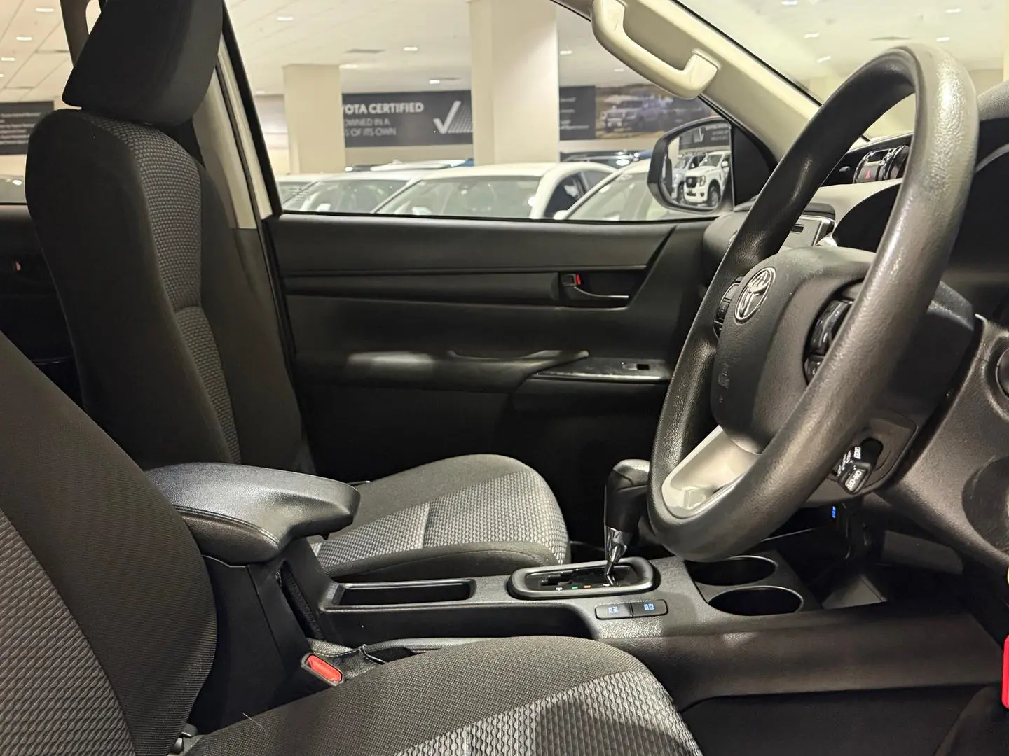 2020 Toyota Hilux Gallery Image 11