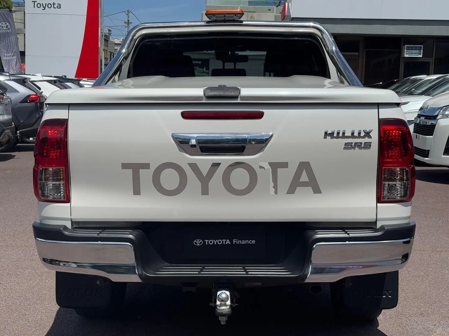 2019 Toyota Hilux Gallery Image 6