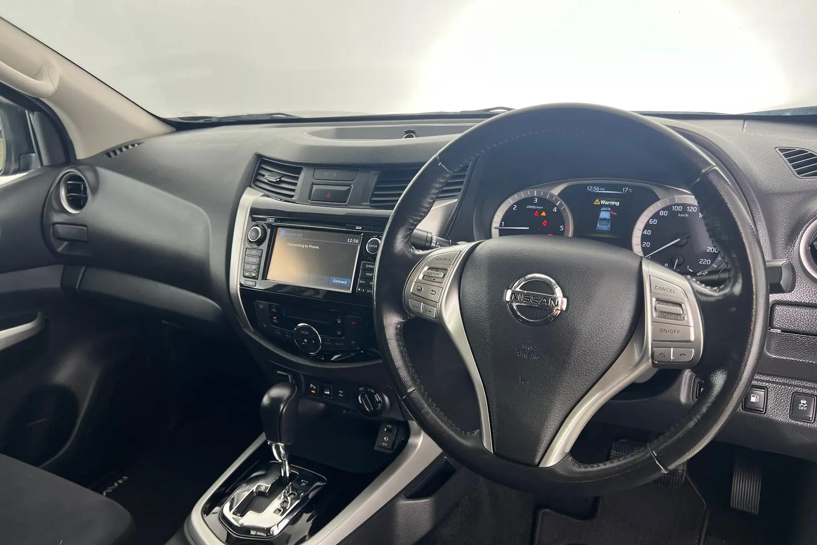 2019 Nissan Navara Gallery Image 2