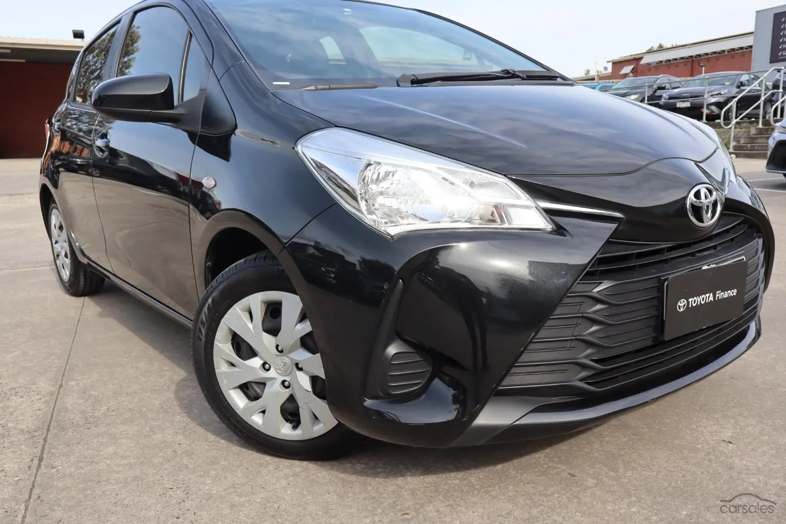 2017 Toyota Yaris Image 30