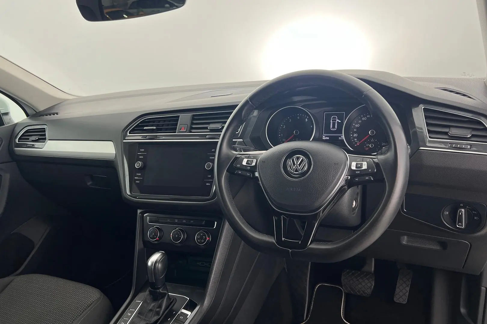 2019 Volkswagen Tiguan Gallery Image 12