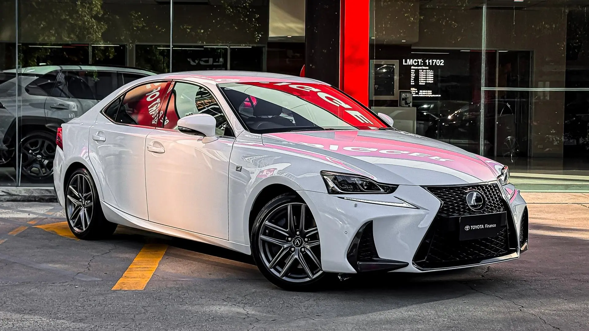 2018 Lexus IS Image 1