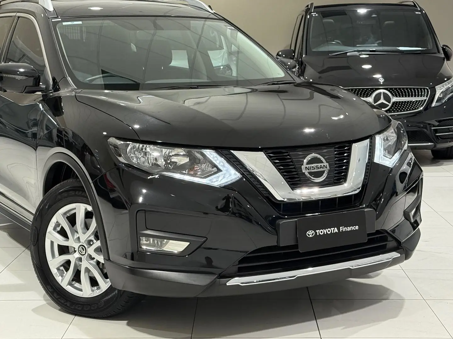 2020 Nissan X-TRAIL Gallery Image 3