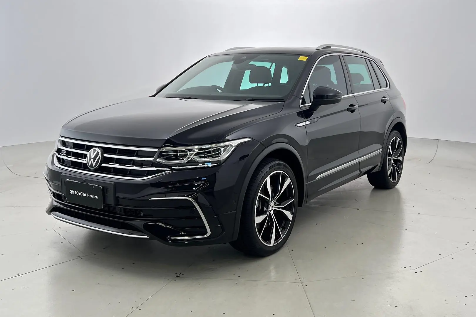2024 Volkswagen Tiguan Gallery Image 9