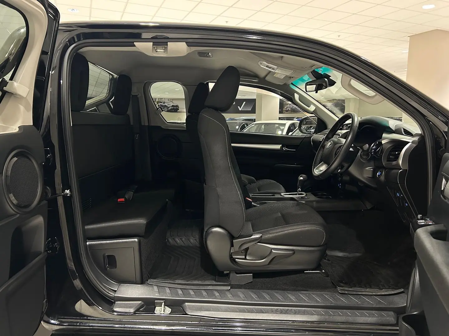 2023 Toyota Hilux Gallery Image 12