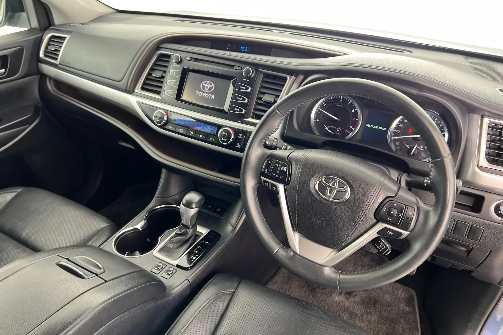 2015 Toyota Kluger Gallery Image 2