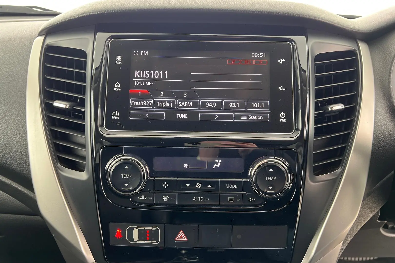 2018 Mitsubishi Pajero Sport Gallery Image 21