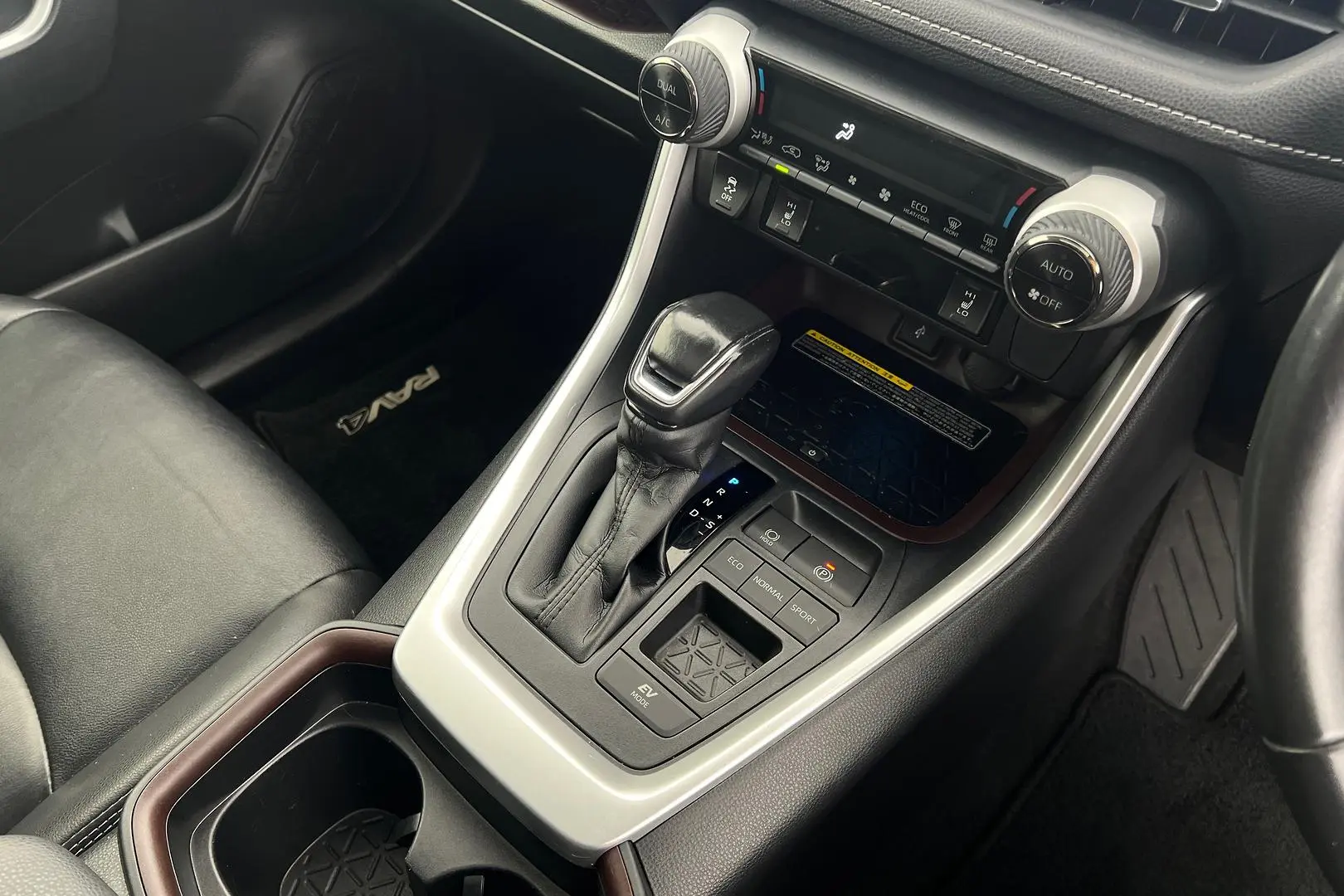 2021 Toyota RAV4 Gallery Image 15