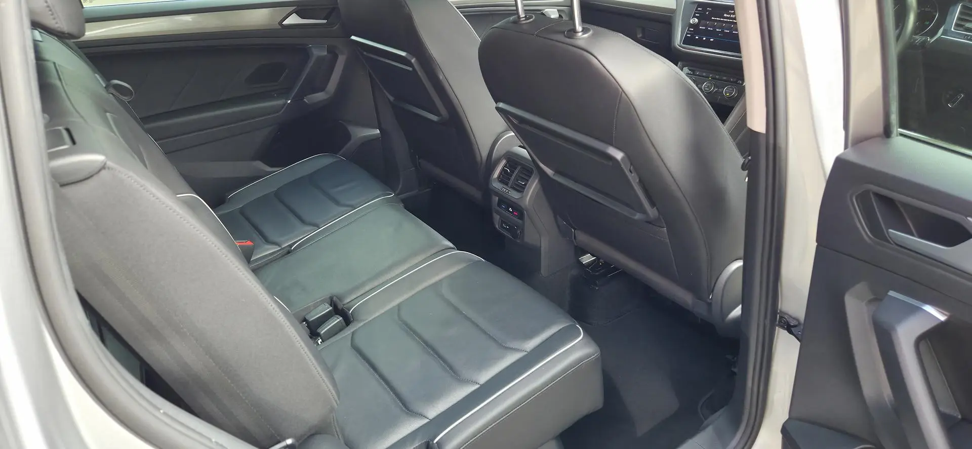 2020 Volkswagen Tiguan Gallery Image 25