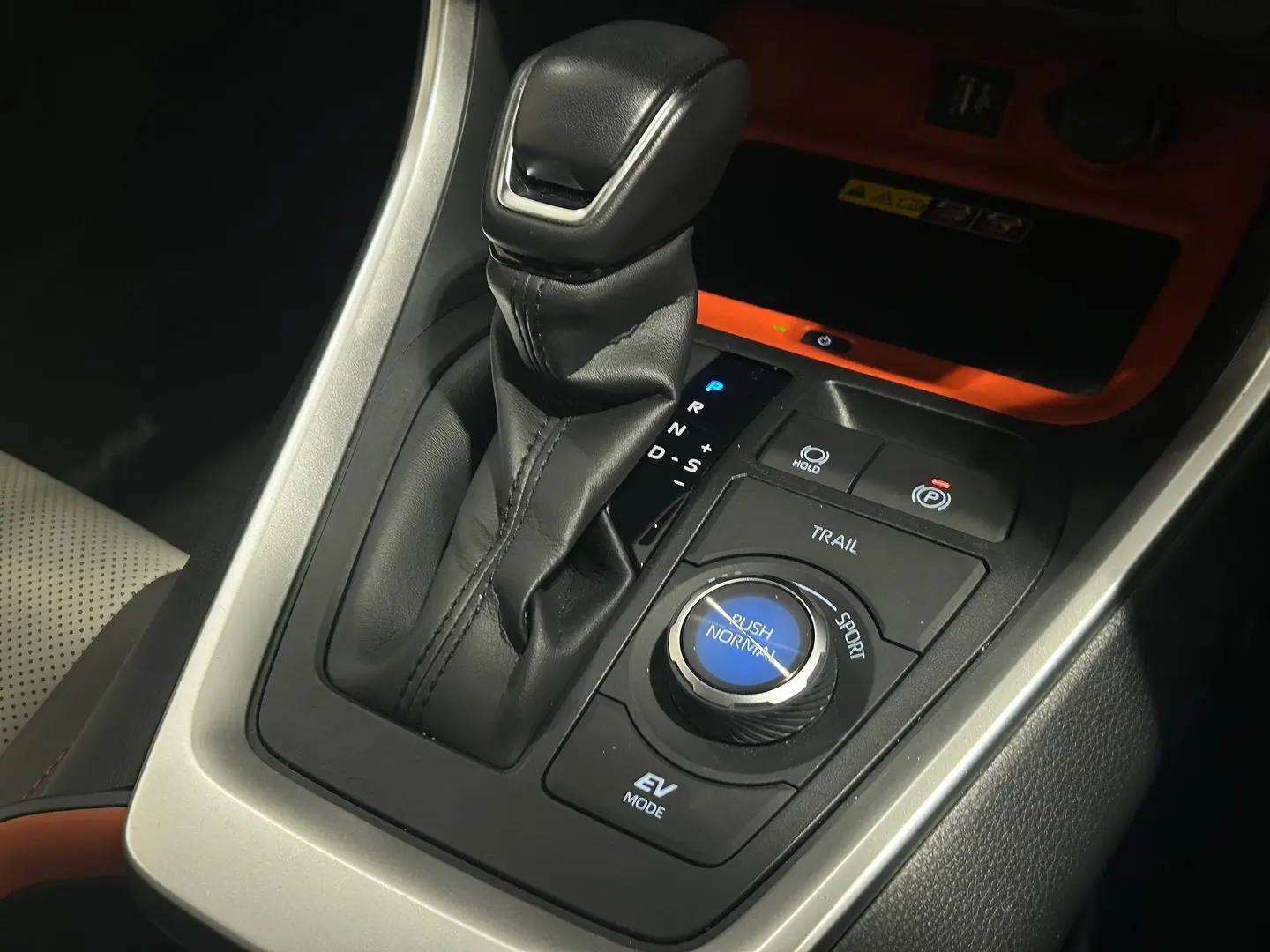 2024 Toyota RAV4 Gallery Image 17