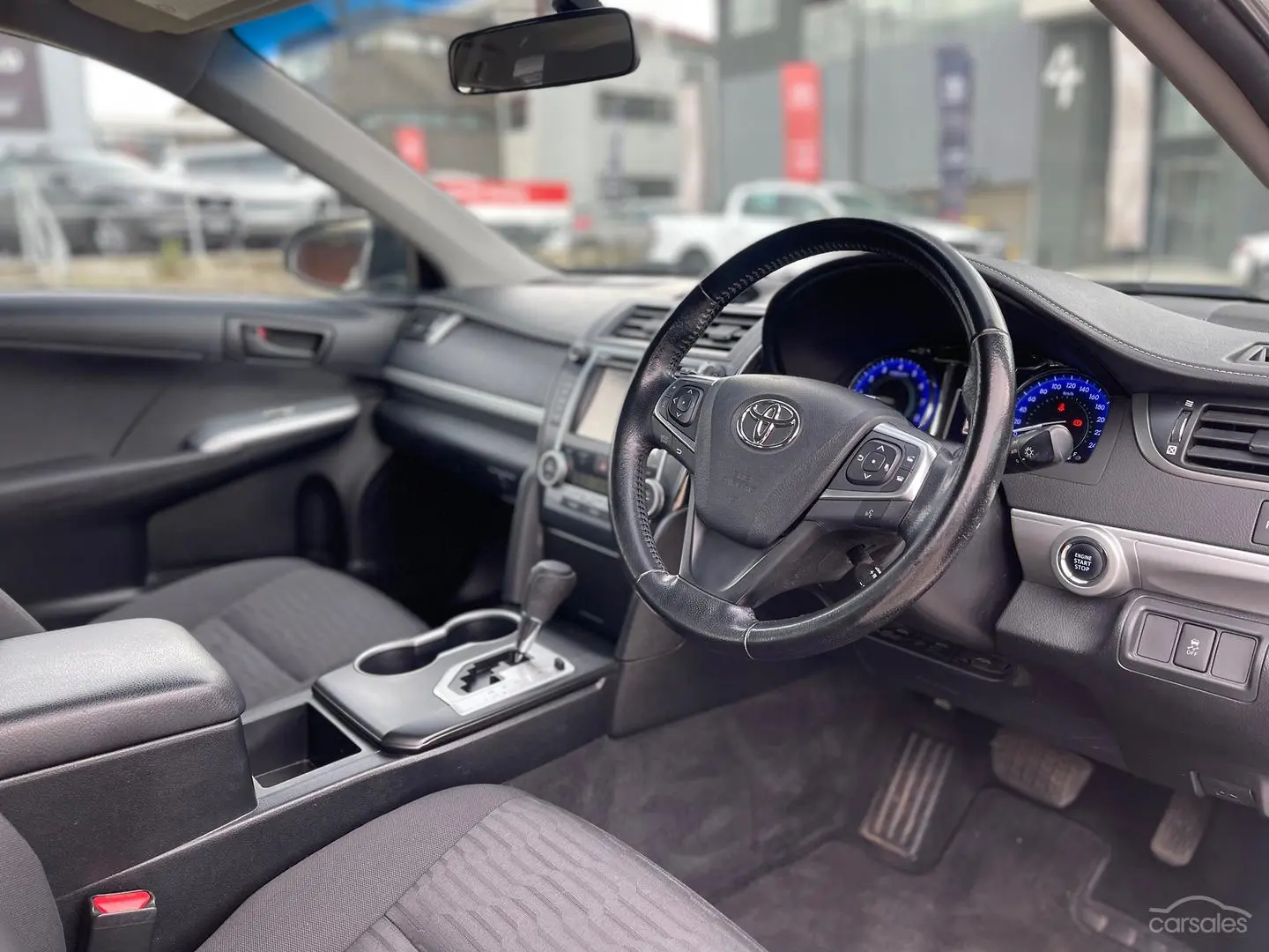 2017 Toyota Camry Image 8
