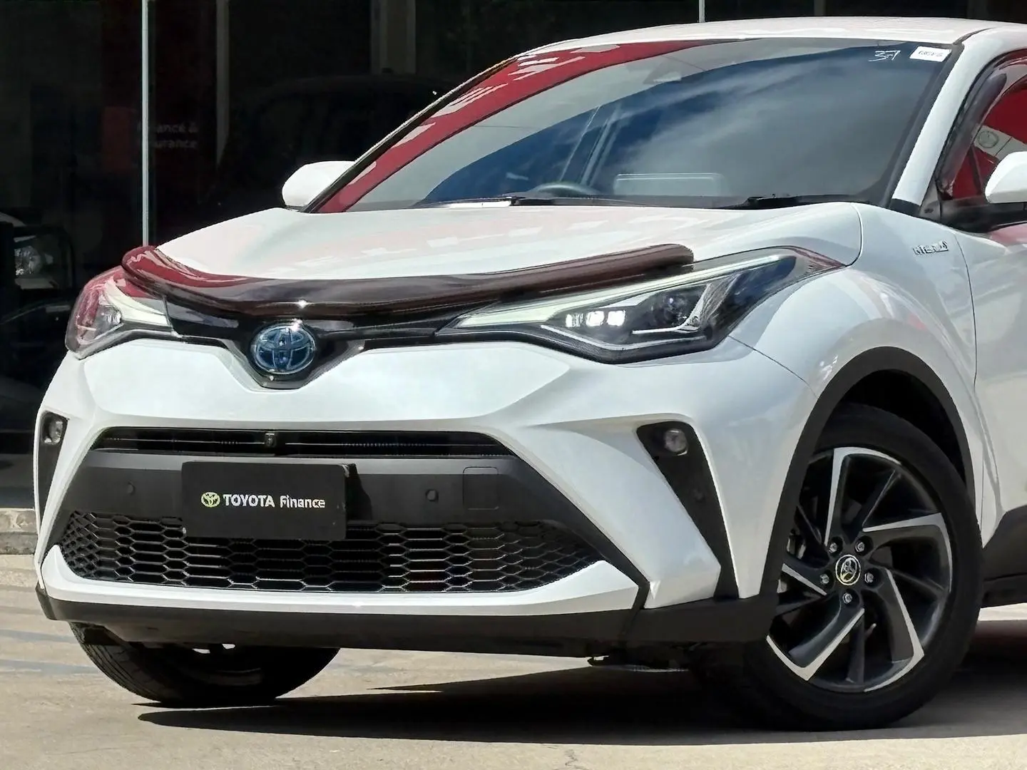 2022 Toyota C-HR Gallery Image 6