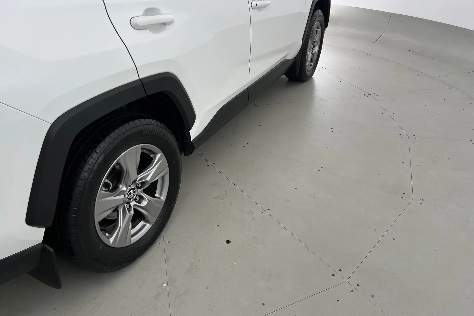 2023 Toyota RAV4 Gallery Image 5
