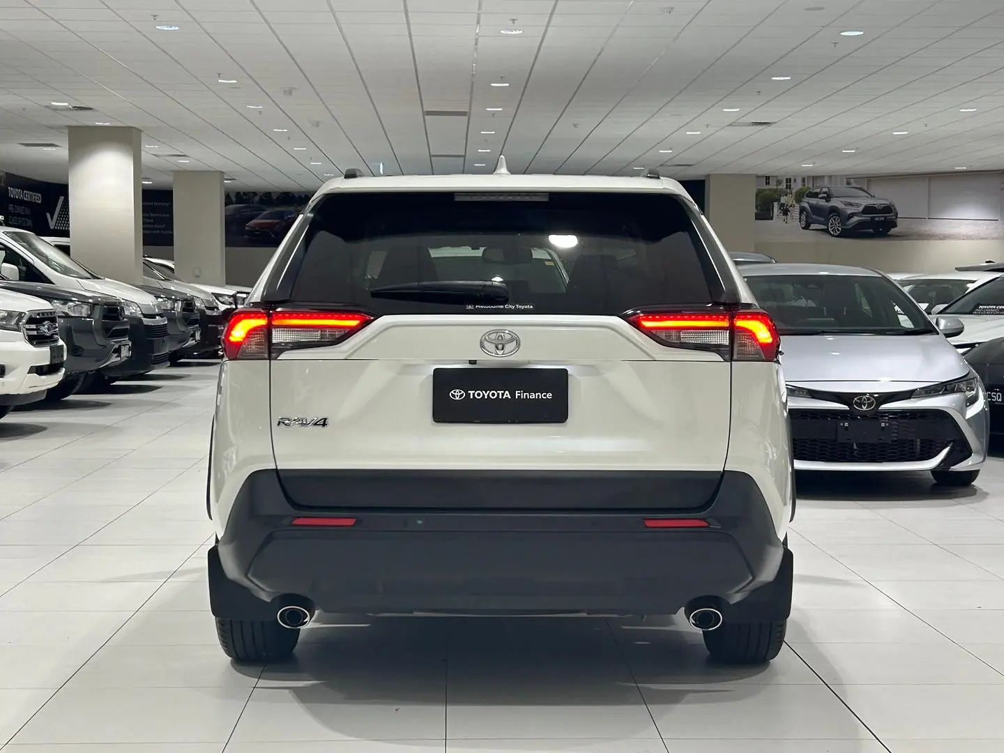 2019 Toyota RAV4 Gallery Image 9